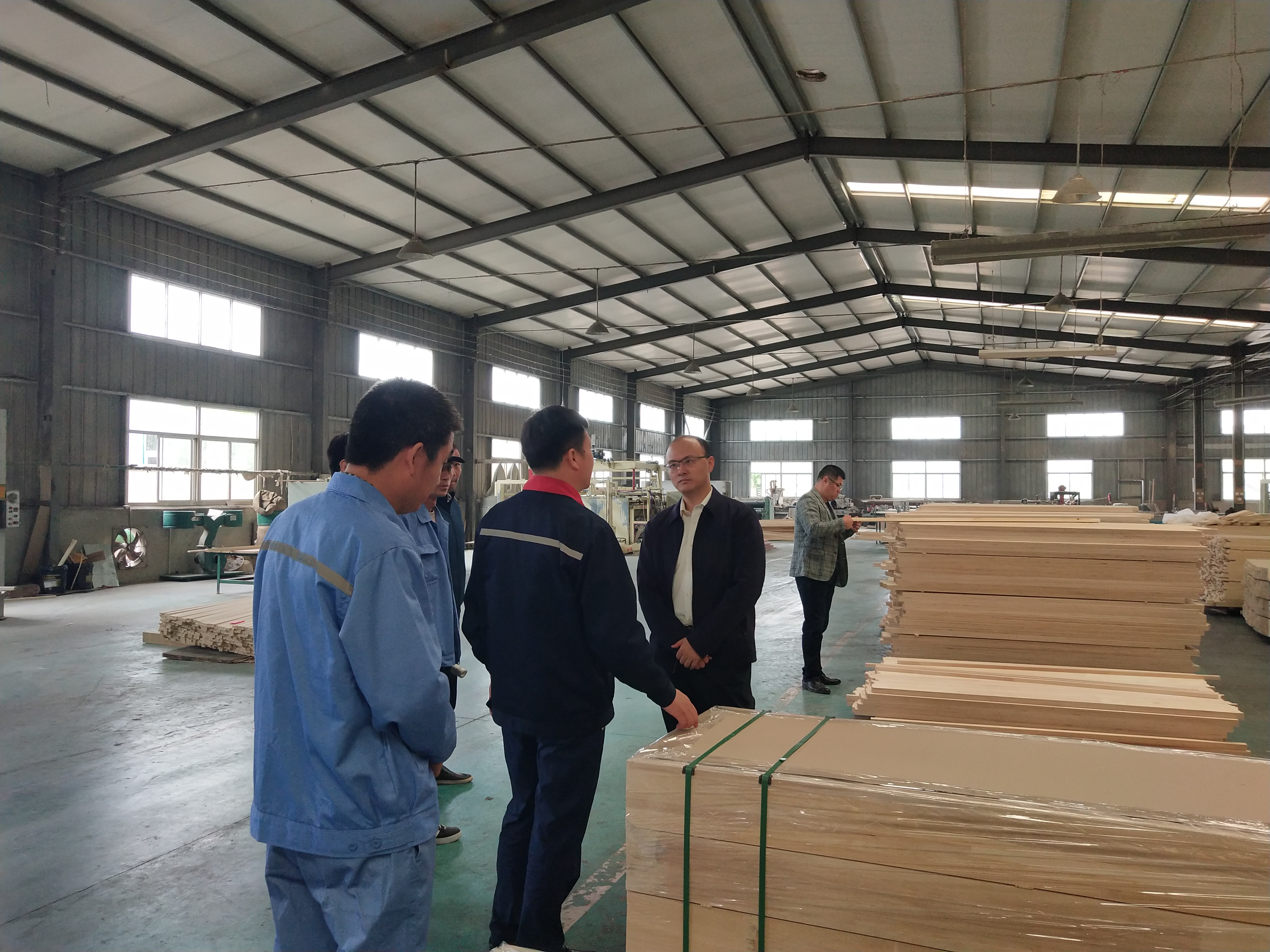 鄒鵬調(diào)研華福木業(yè) (2).jpg